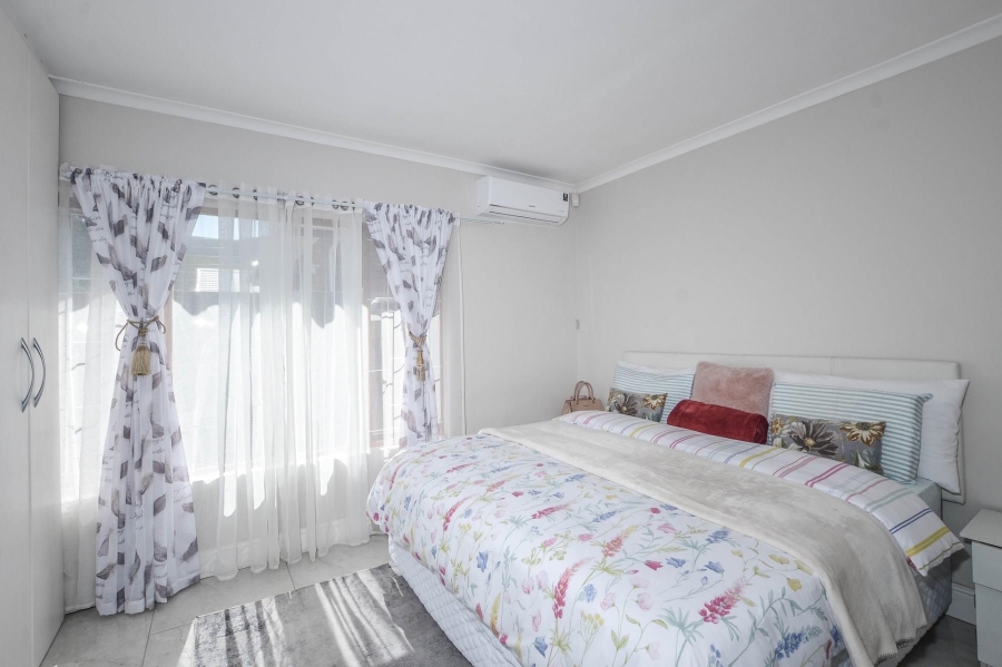 6 Bedroom Property for Sale in De Tijger Western Cape